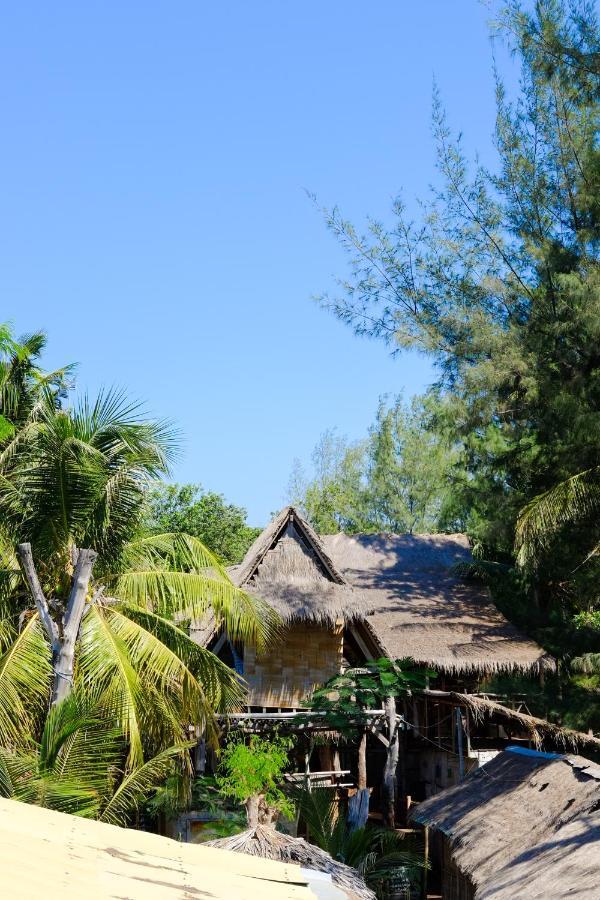 Gili Meno Eco Hostel Extérieur photo
